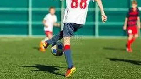 郑钦文面对强敌：17岁新星全胜问鼎，首入世界前十刷新纪录